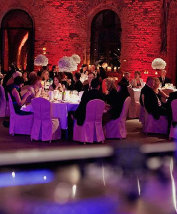 gala-event-people-tables